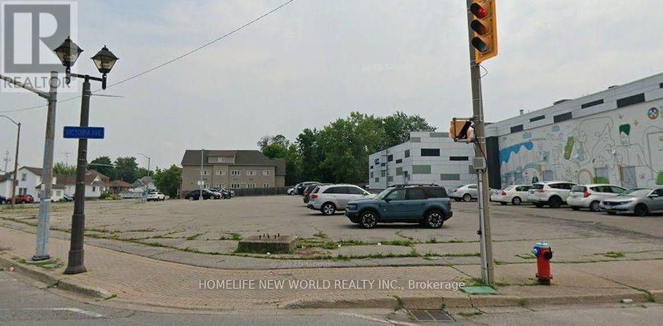 4770 Victoria Avenue, Niagara Falls, ON photo 2