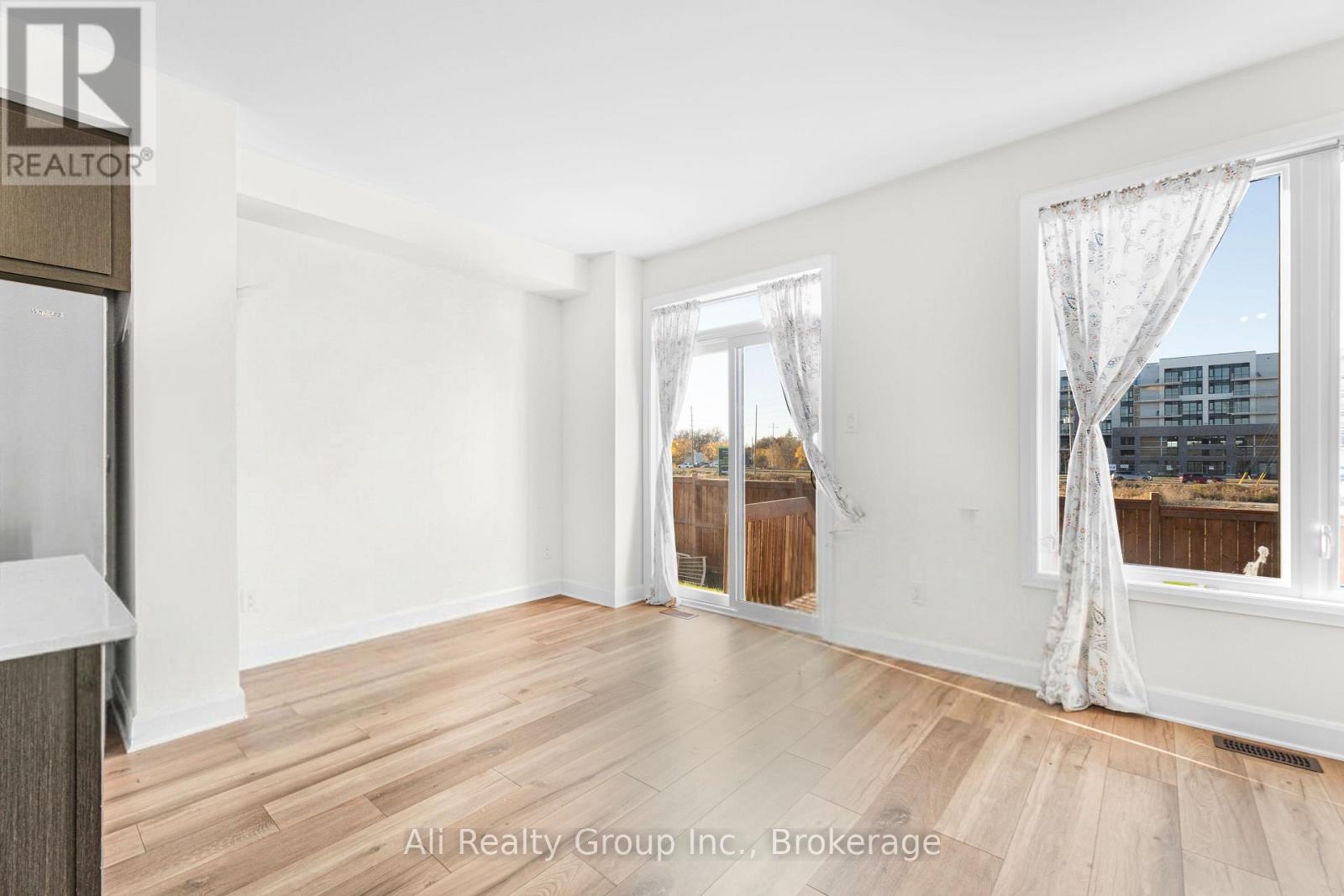 120 SUCCESSION COURT, Ottawa — photo 6