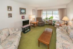 Family room - 427 Hillary Crescent, Winnipeg, MB R2Y0Z1 Photo 7
