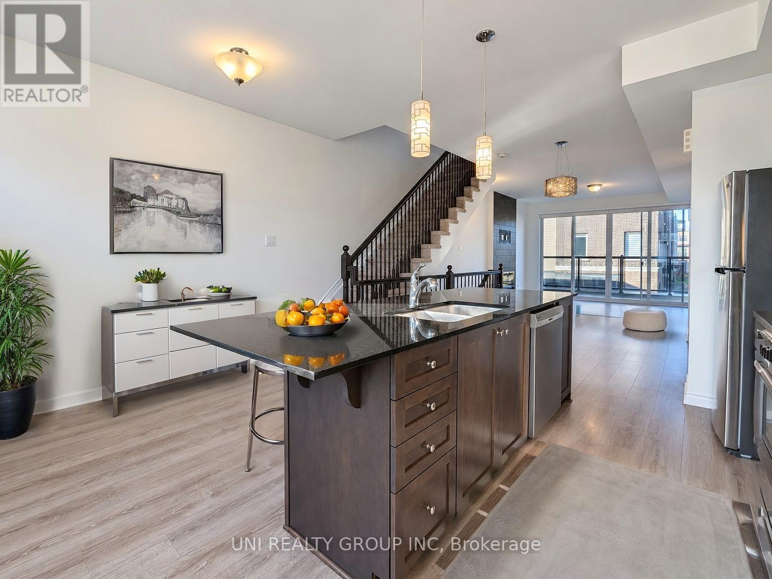 809 MIKINAK ROAD, Ottawa — photo 12