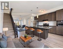 809 Mikinak Road, Ottawa, ON K1K4Z9 Photo 13