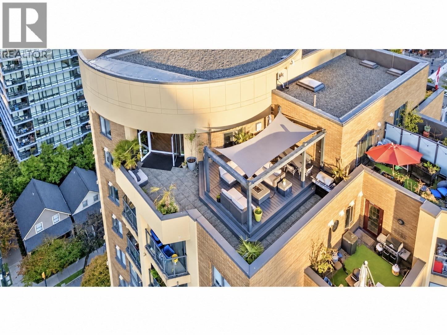 1704 – 488 Helmcken Street