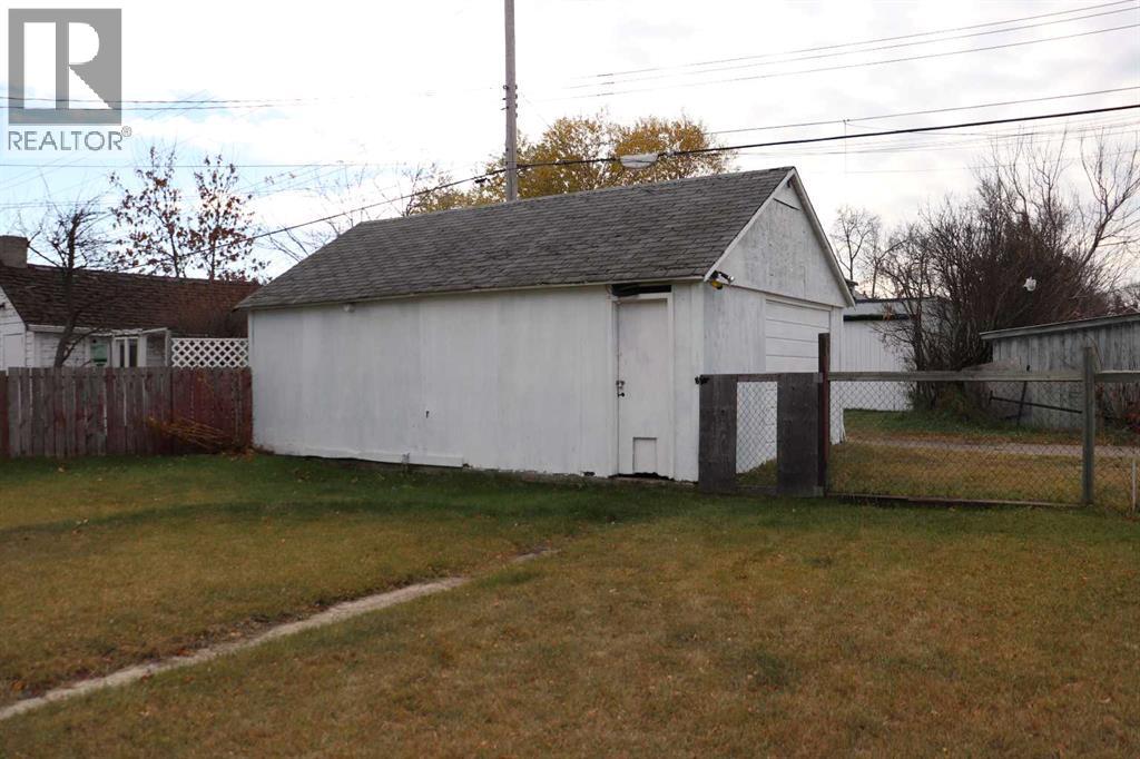 Listing photo – 5017 55 Avenue, Ponoka