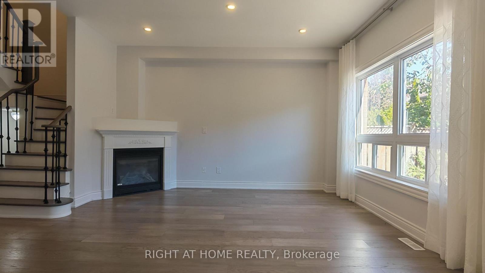 21 RUSSELL HILL ROAD, Markham (Berczy) — photo 7