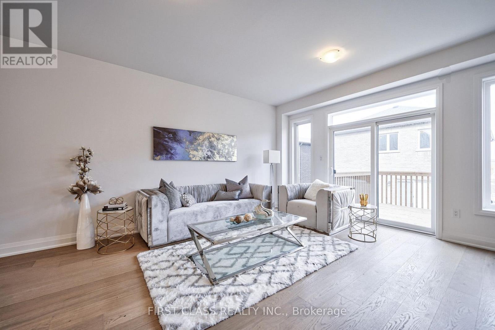 24 Barnyard Trail, Barrie photo 13