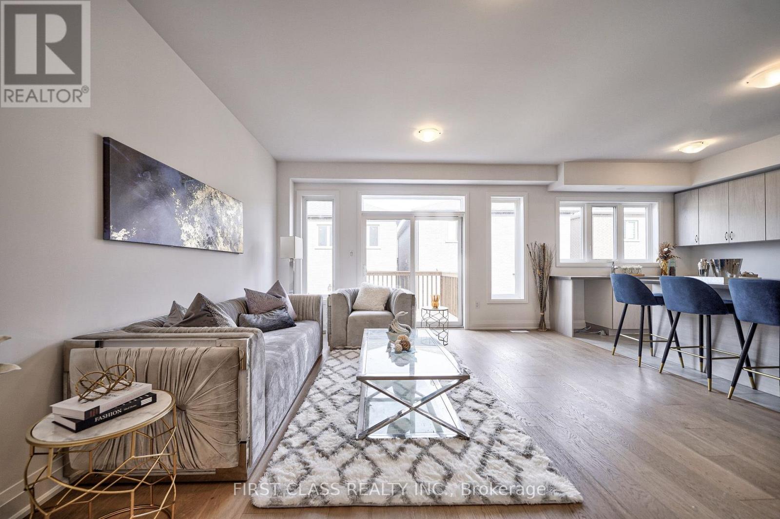 24 Barnyard Trail, Barrie photo 14