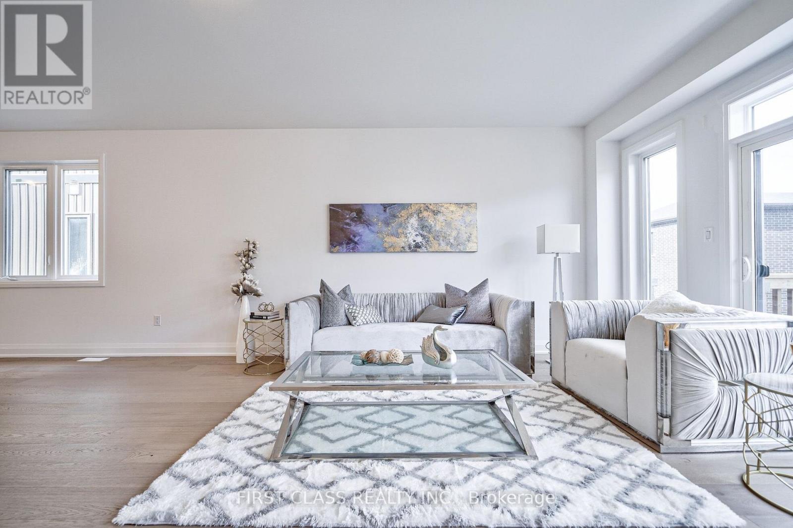 24 Barnyard Trail, Barrie photo 15
