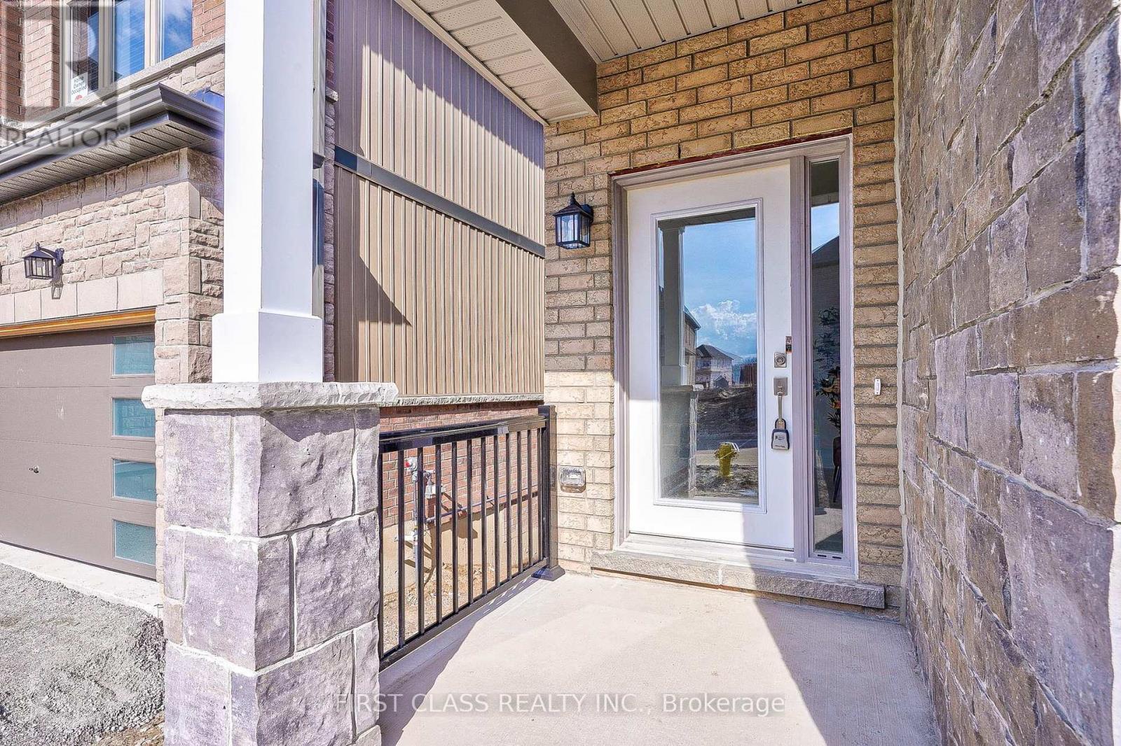 24 BARNYARD TRAIL, Barrie — photo 2