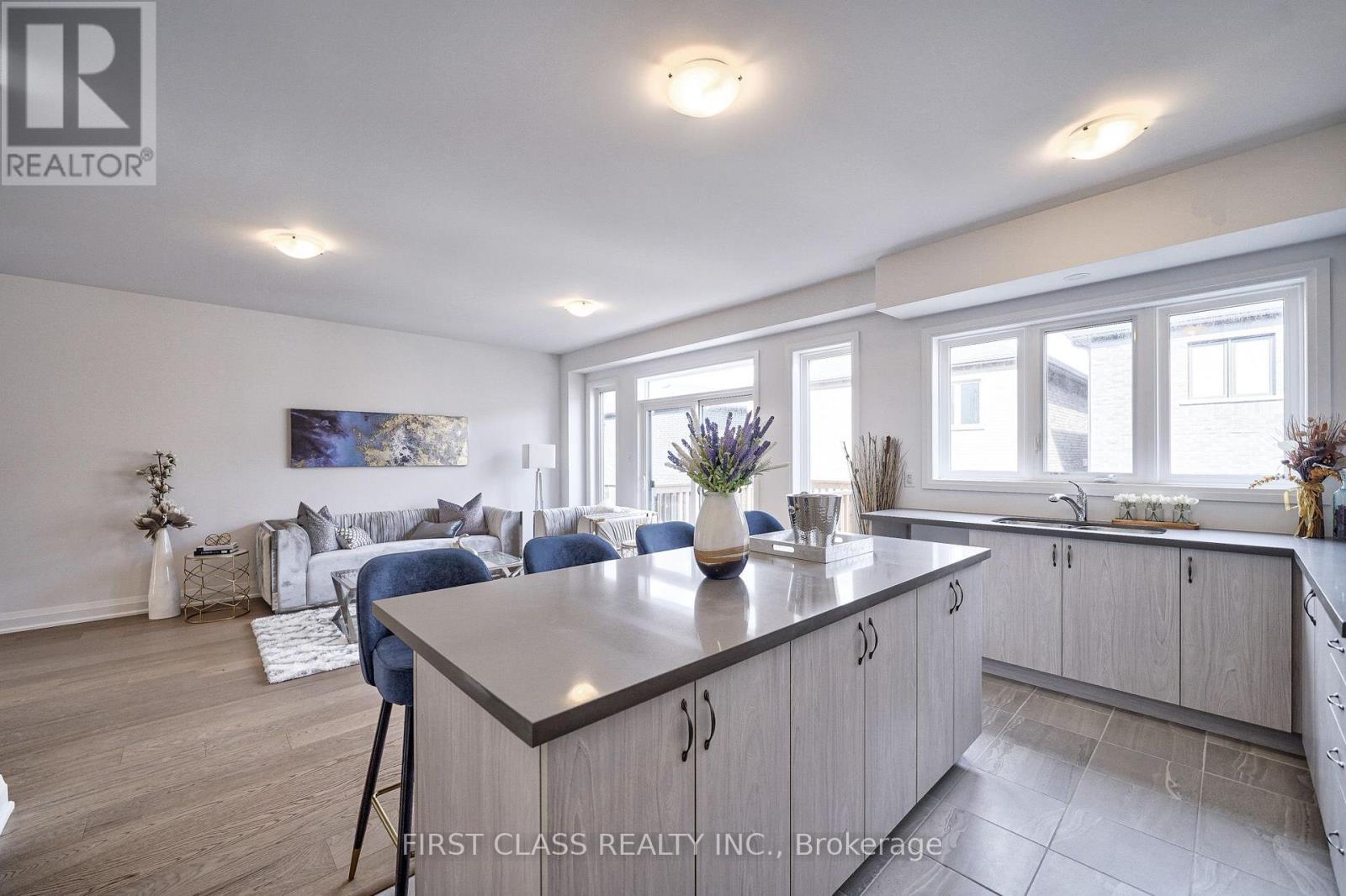 24 Barnyard Trail, Barrie photo 22