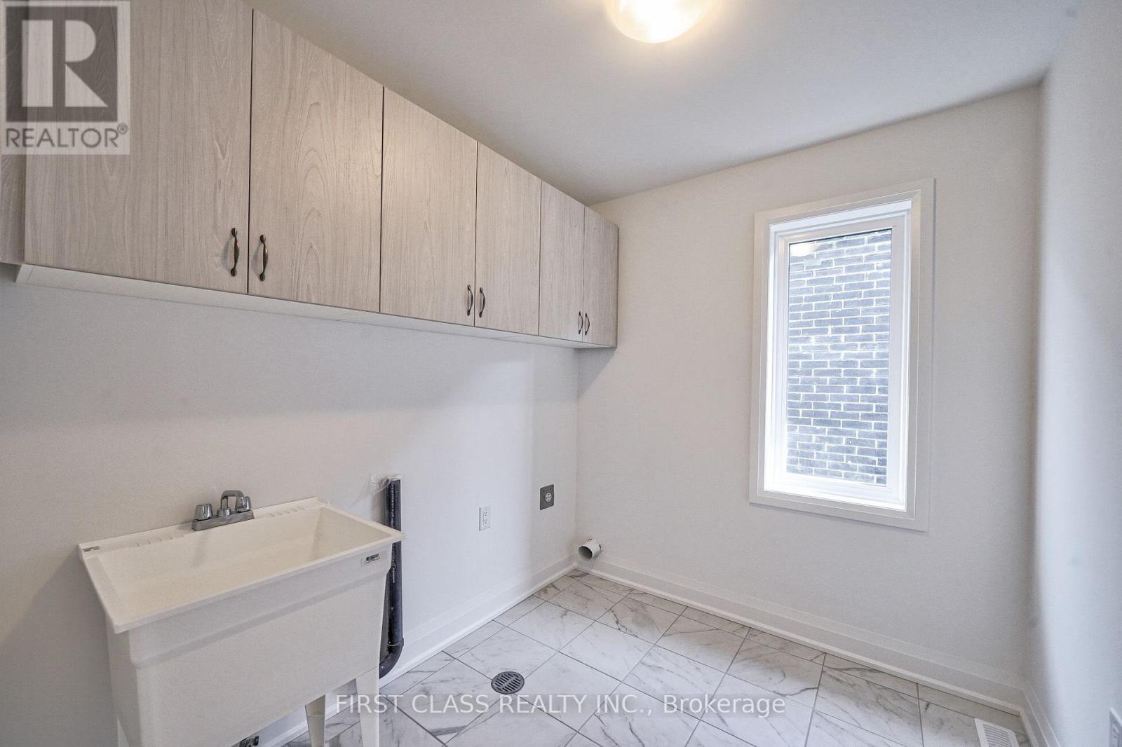 24 Barnyard Trail, Barrie photo 24