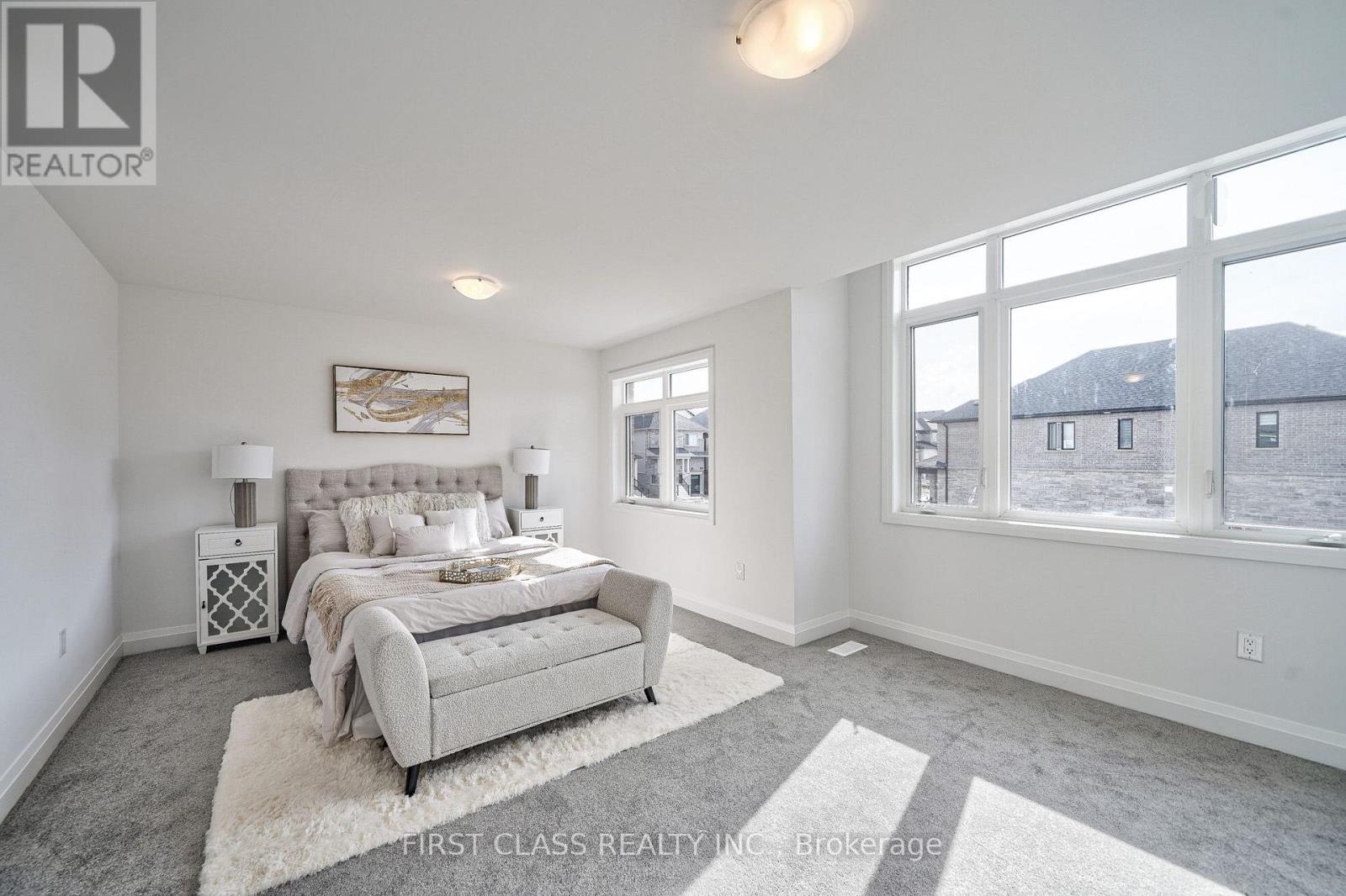 24 Barnyard Trail, Barrie photo 30