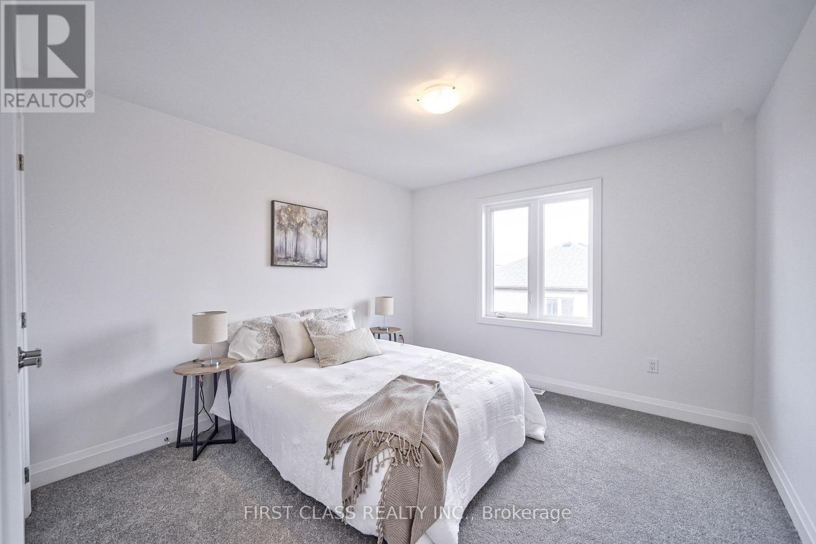 24 Barnyard Trail, Barrie photo 37