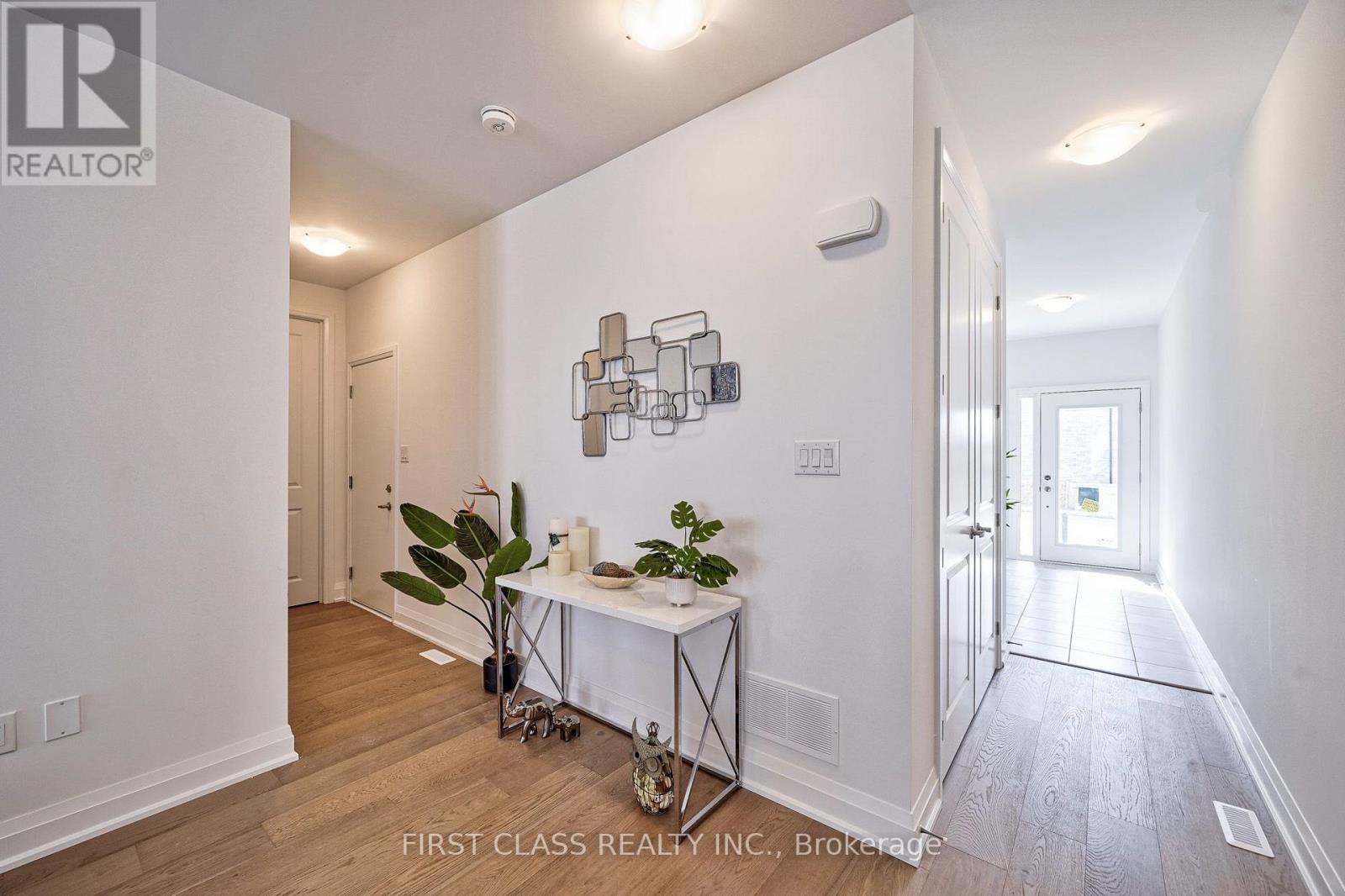 24 BARNYARD TRAIL, Barrie — photo 5