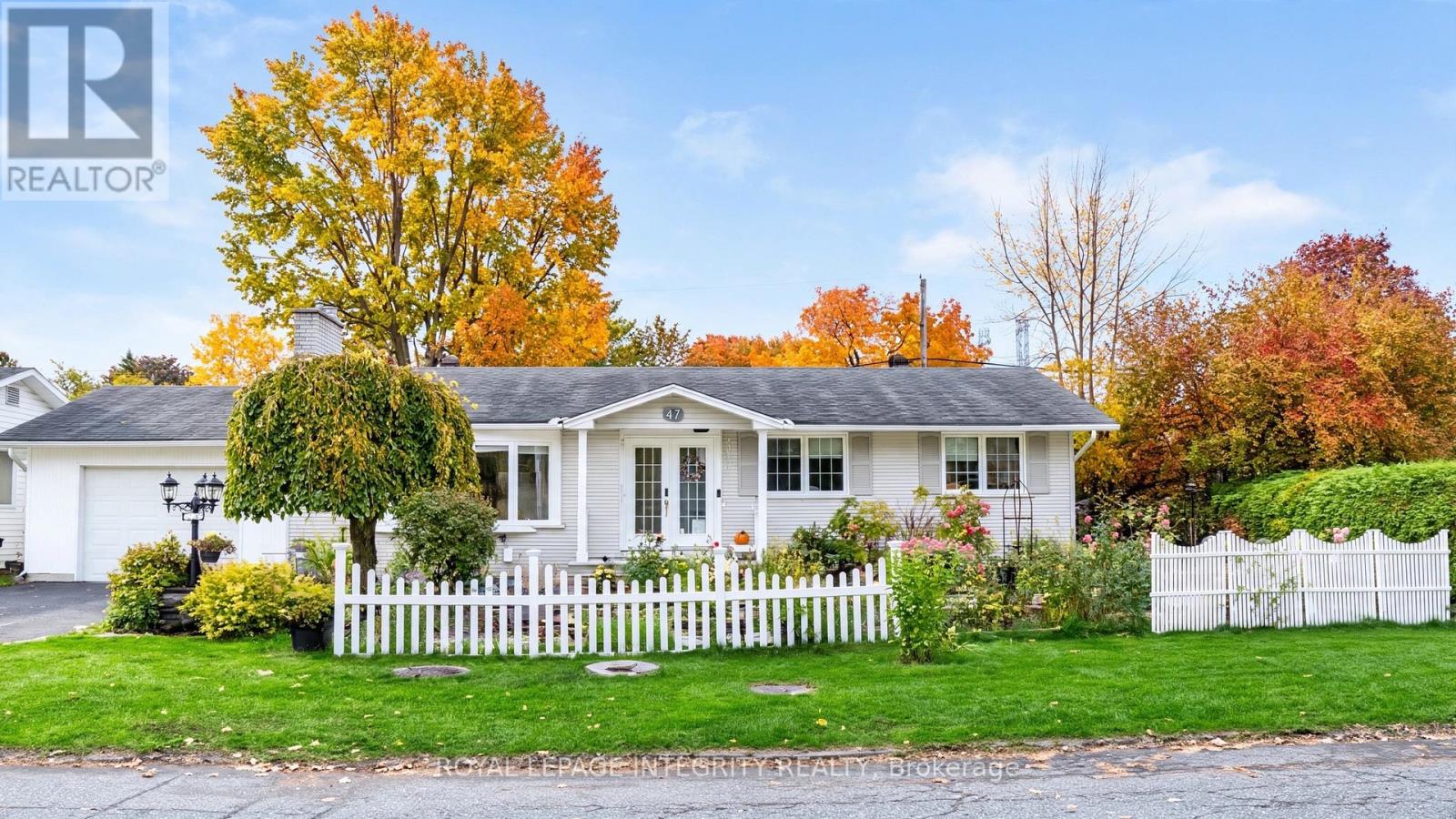 44 MILLFORD AVENUE, Ottawa