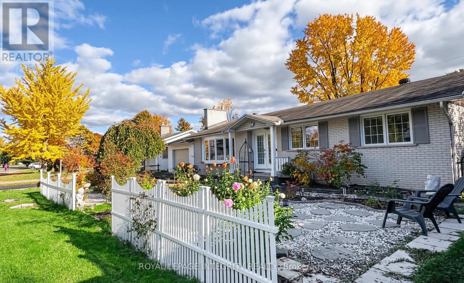 44 MILLFORD AVENUE, Ottawa — photo 2