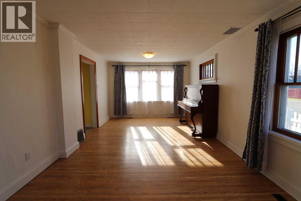Listing photo – 5019 55 Avenue, Ponoka