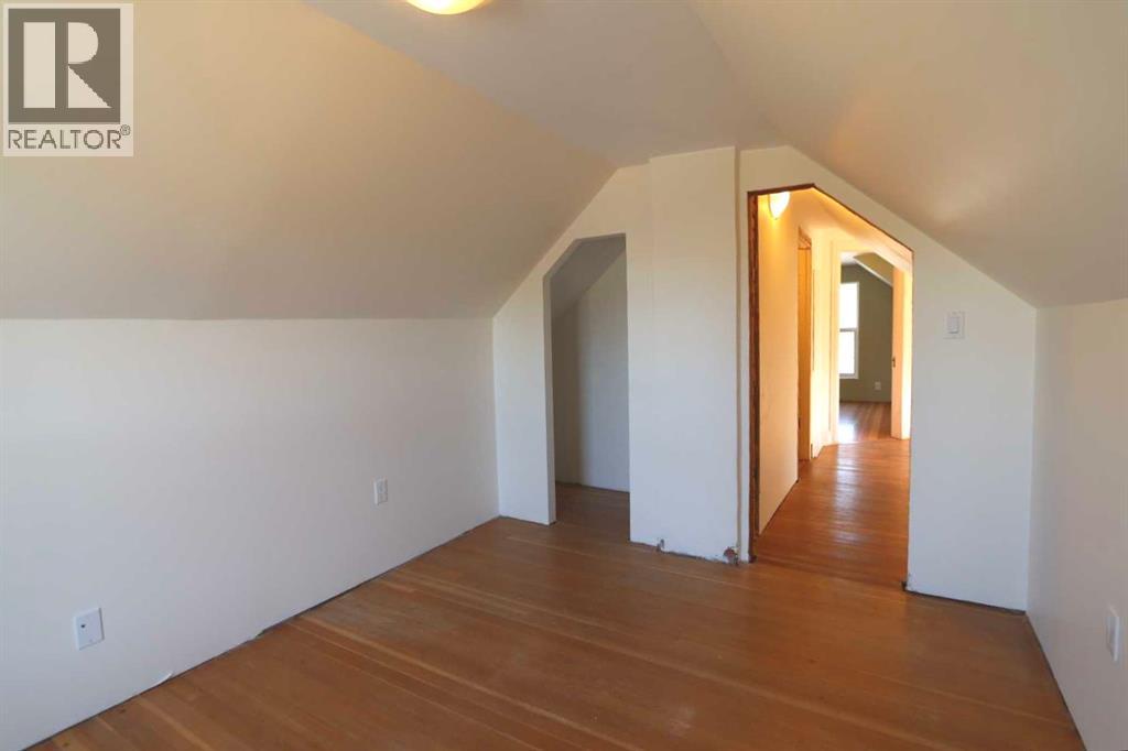 Listing photo – 5019 55 Avenue, Ponoka
