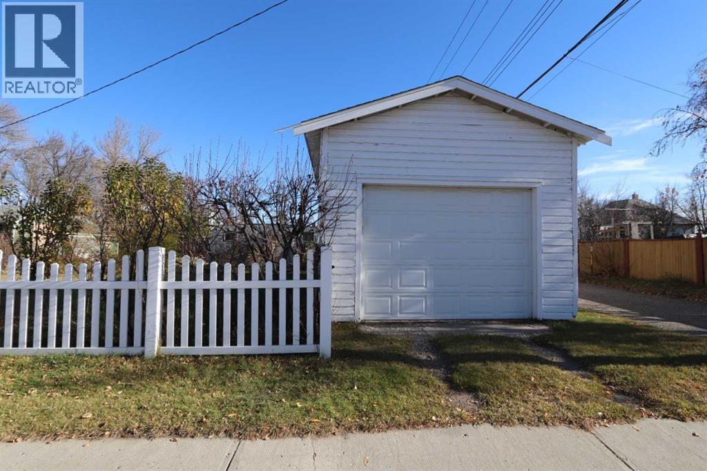 Listing photo – 5019 55 Avenue, Ponoka