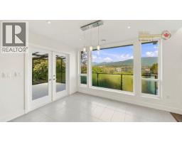 458 Northcliffe Crescent, Burnaby, BC V5A1A1 Photo 16