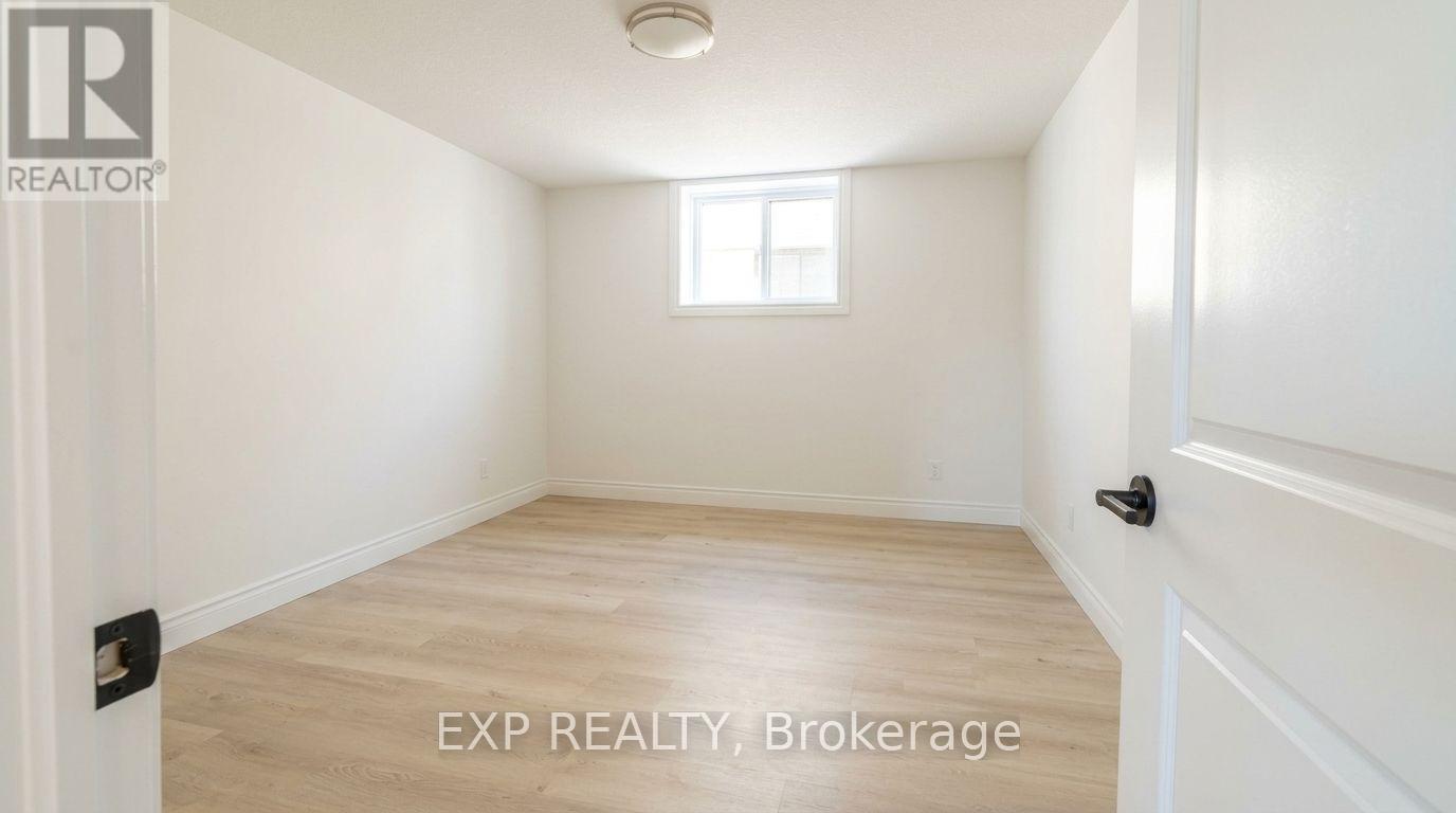 BSMT - 2567 CONSTANCE AVENUE, London South (South U) — photo 4
