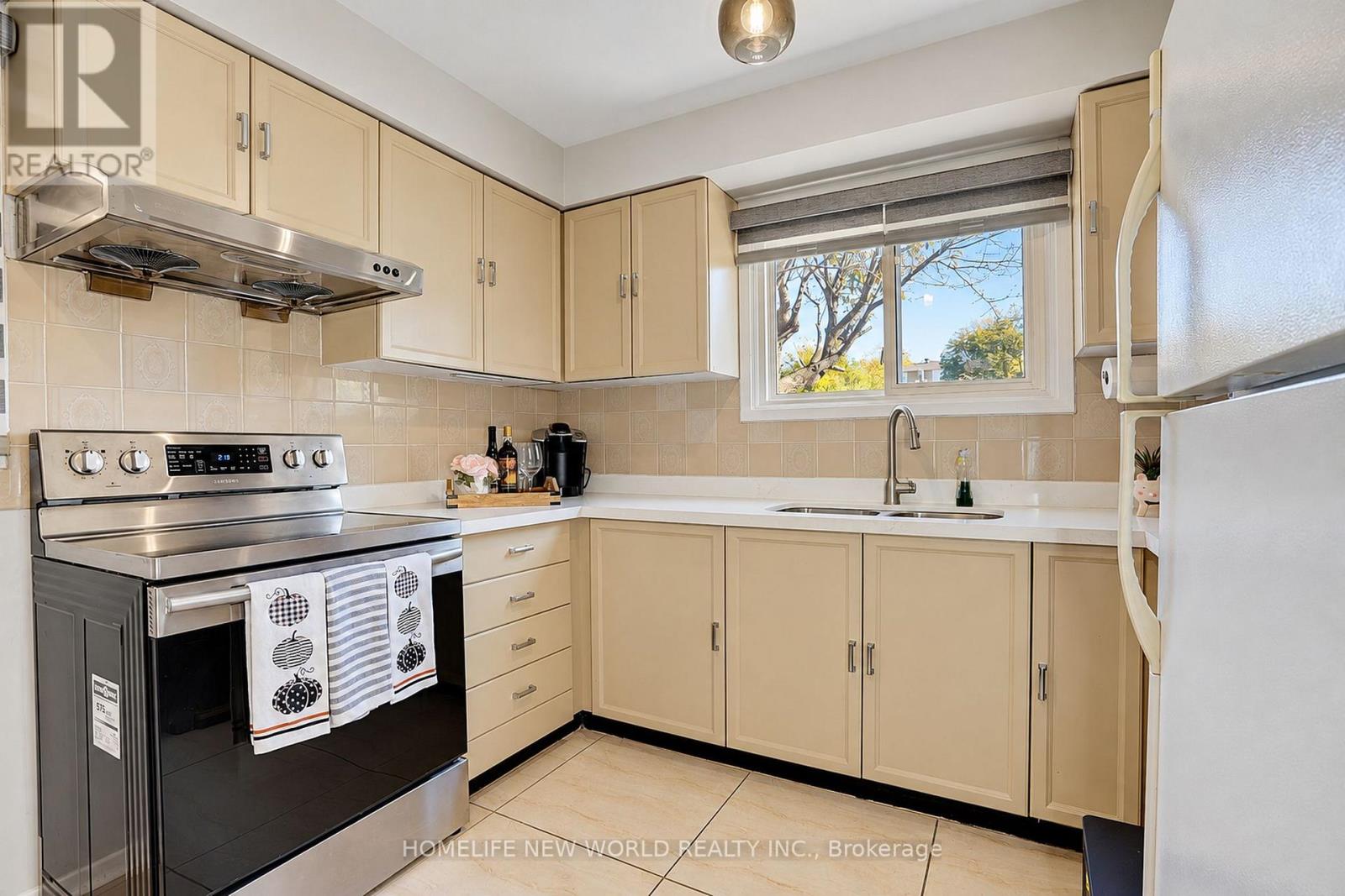 23 SHEPMORE TERRACE, Toronto (Malvern) — photo 12