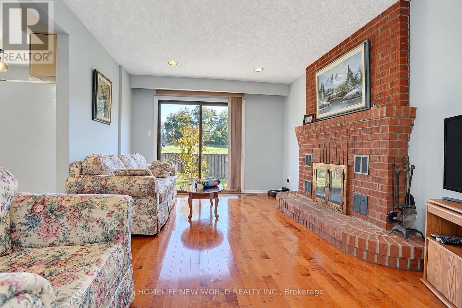 23 Shepmore Terrace, Toronto, ON photo 17