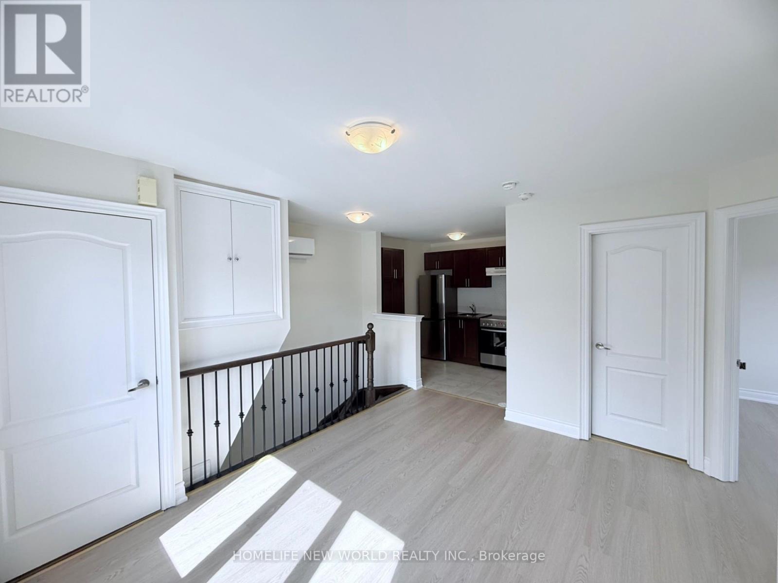 COACH HOUSE - 261 WILLIAM FORSTER ROAD, Markham (Cornell) — photo 4