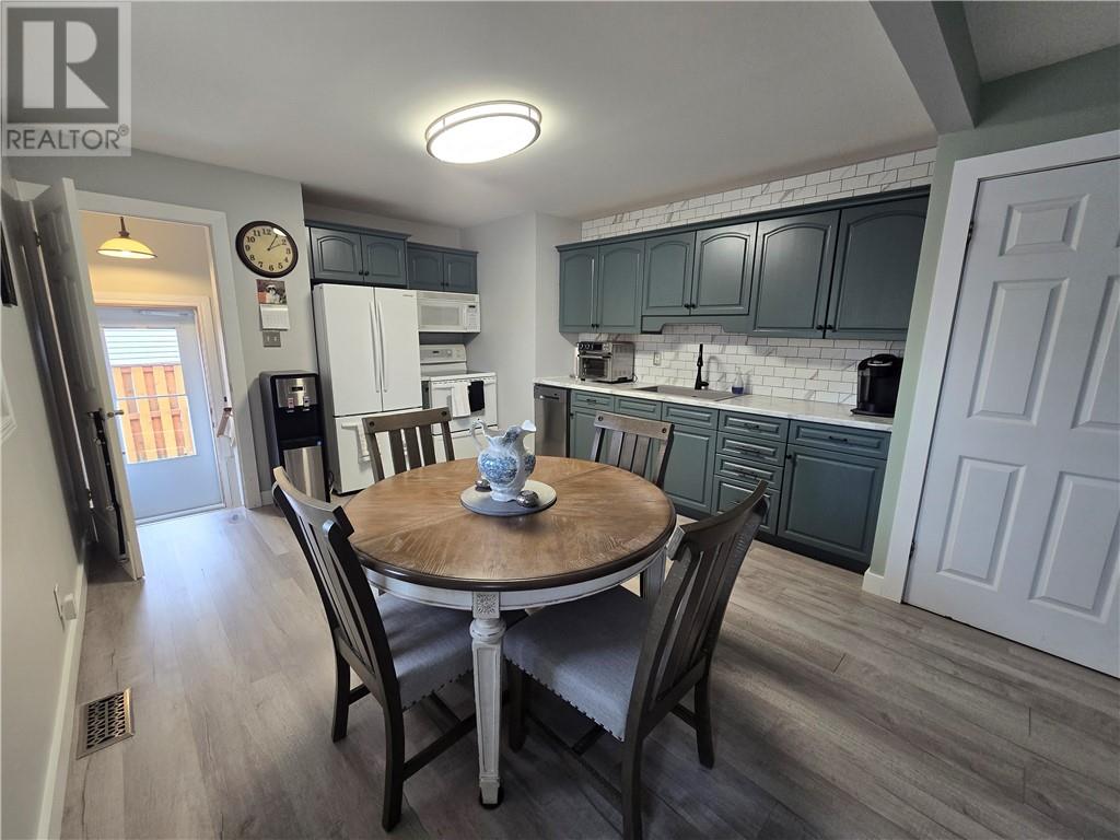 132 Maplewood Crescent, Garson — photo 12
