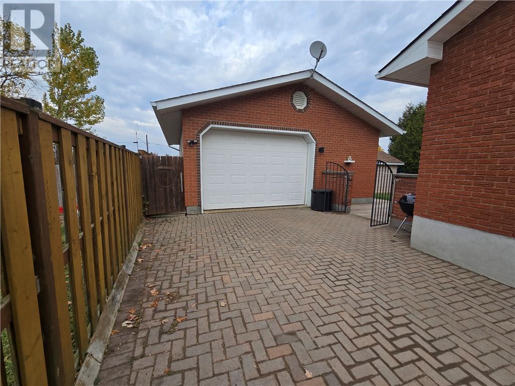 132 Maplewood Crescent, Garson — photo 5