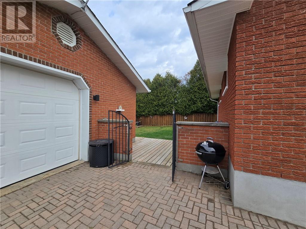 132 Maplewood Crescent, Garson — photo 6