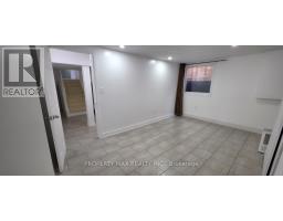Bsmt - 30 Glenabbey Drive, Clarington, ON L1E1B8 Photo 9