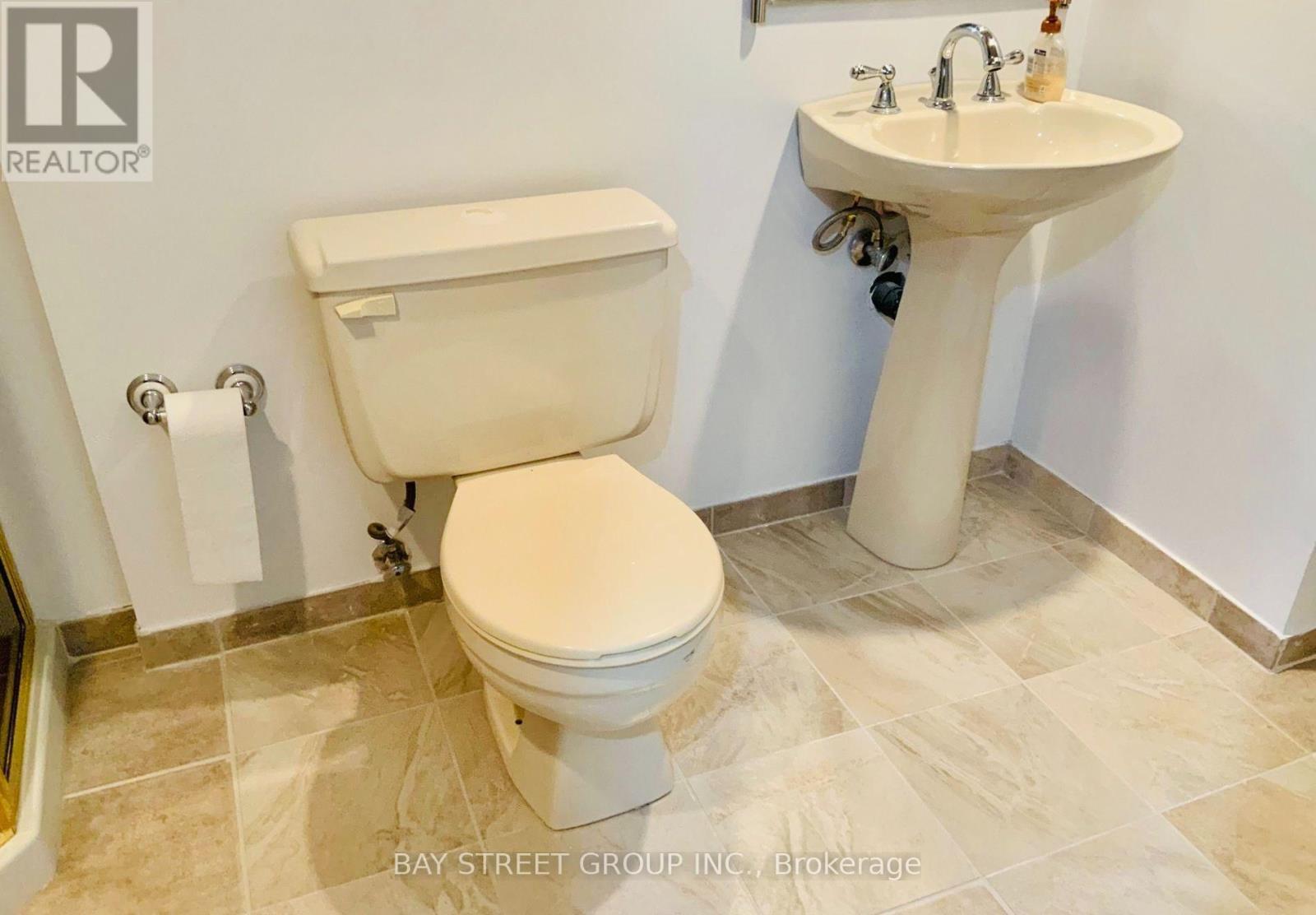 32 BARKER COURT, Markham (Sherwood-Amberglen) — photo 9