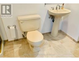 32 Barker Court, Markham, ON L3P3X8 Photo 9