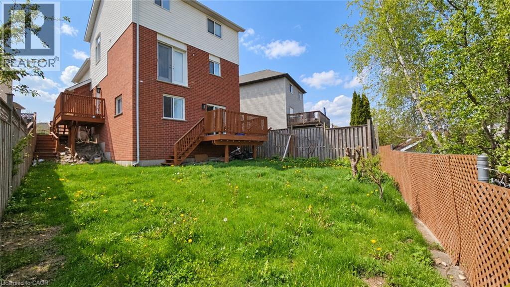 10 DOLL Court, Kitchener — photo 11