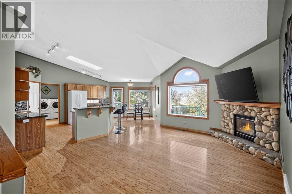 50 4 Street, photo 7 of 50