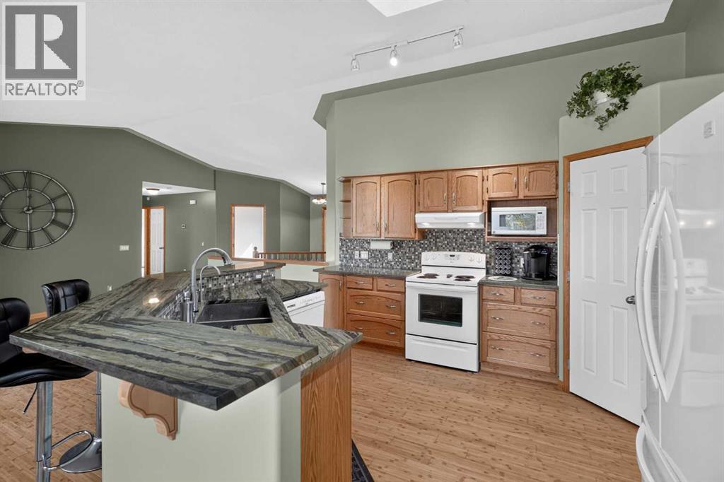 50 4 Street, photo 13 of 50