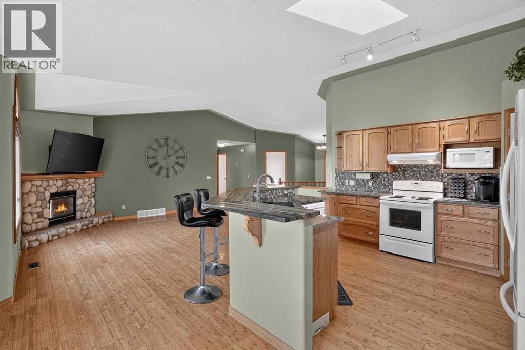 50 4 Street, photo 12 of 50