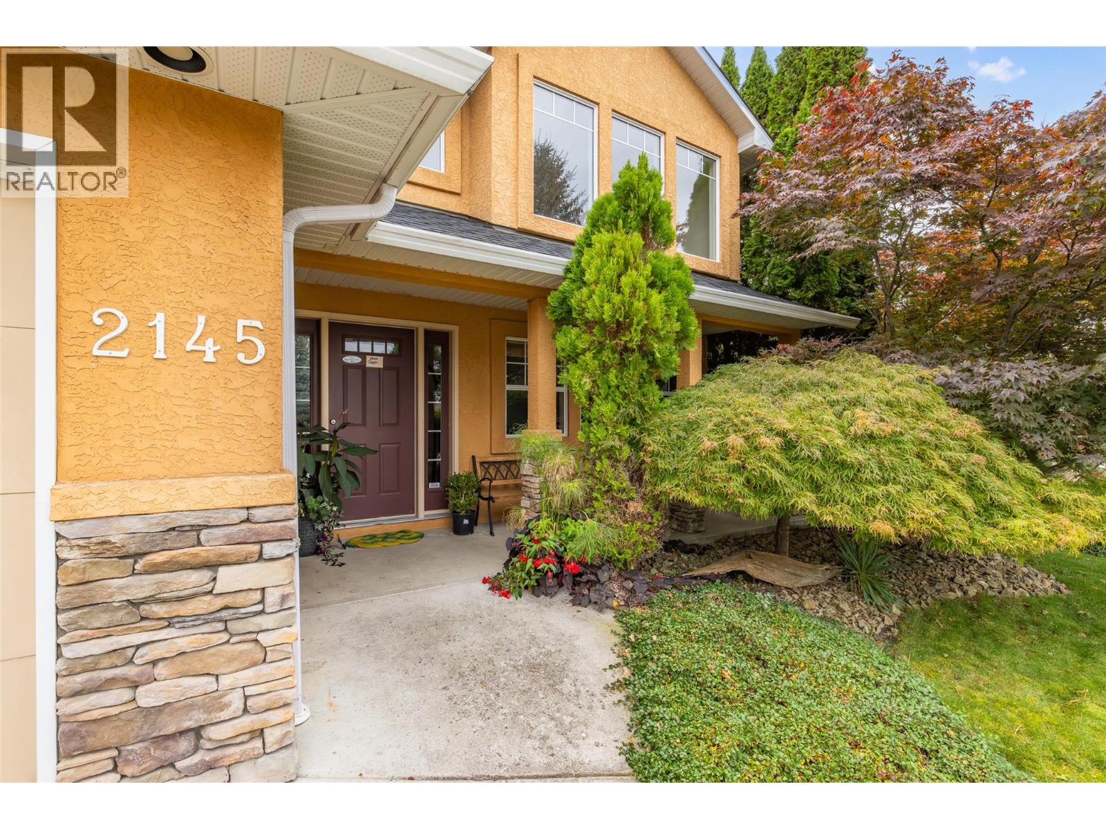 2145 Chilcotin Crescent — photograph 3