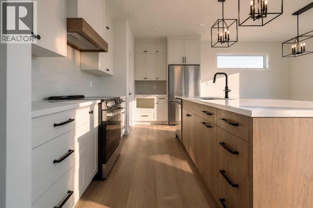 726 Sixmile End S, photo 4 of 37