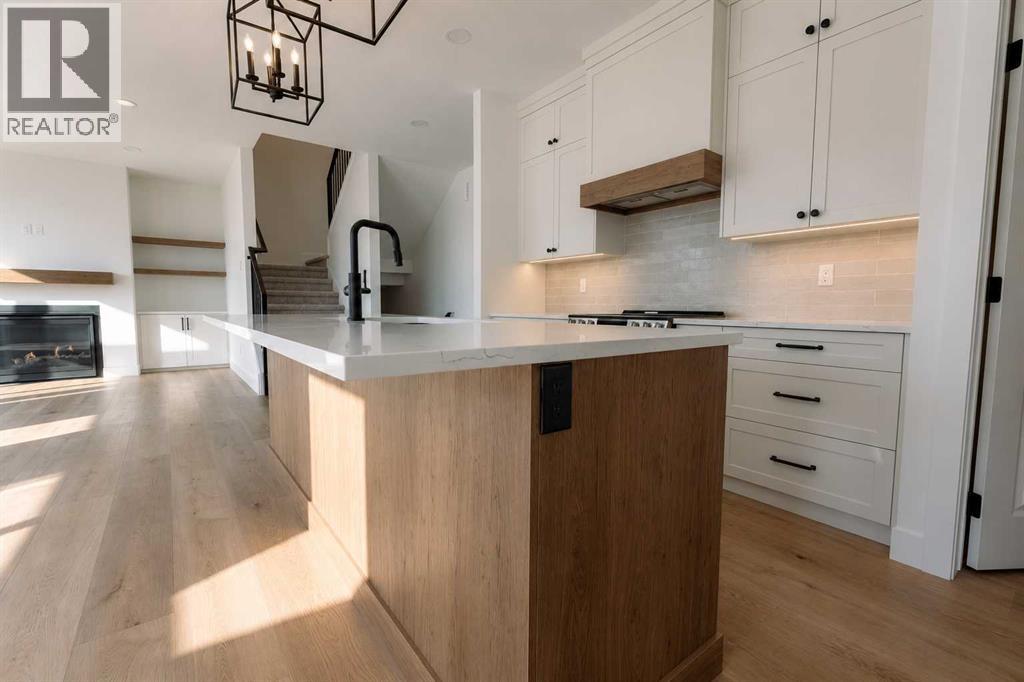 726 Sixmile End S, photo 11 of 37