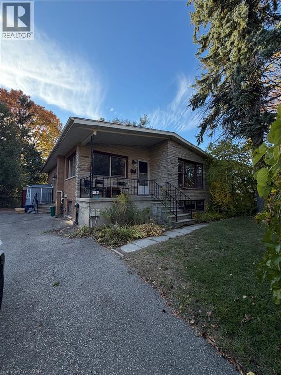 10 CARDILL Crescent Unit# Upper Level — photo 2