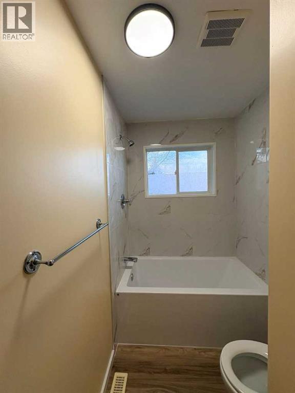 5051 Vantage Crescent NW, Calgary — photo 8