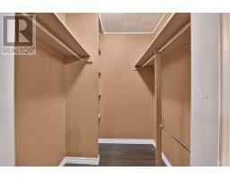 38 Mollison Crescent thumbnail 27