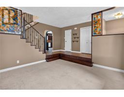 38 Mollison Crescent thumbnail 5
