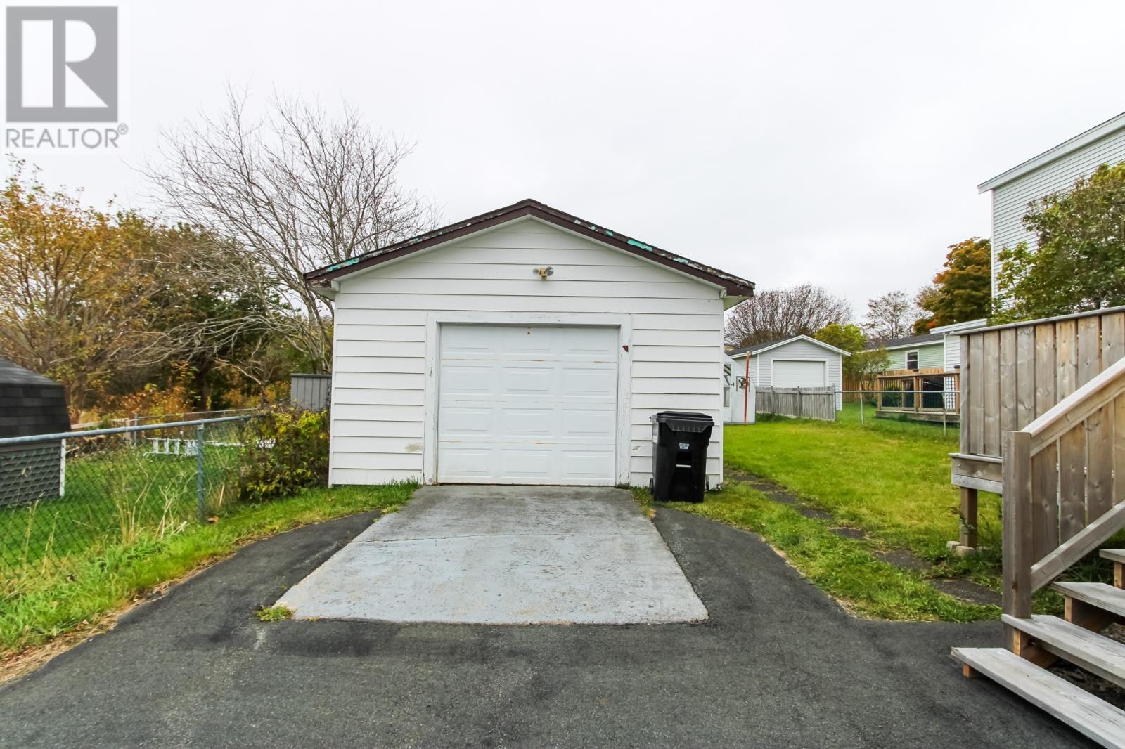 51 Golf Avenue - 43