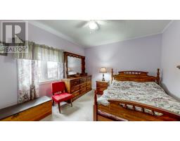 51 Golf Avenue thumbnail 25