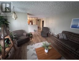 7 Centennial Drive thumbnail 23