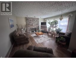 7 Centennial Drive thumbnail 24