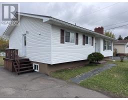 7 Centennial Drive thumbnail 43