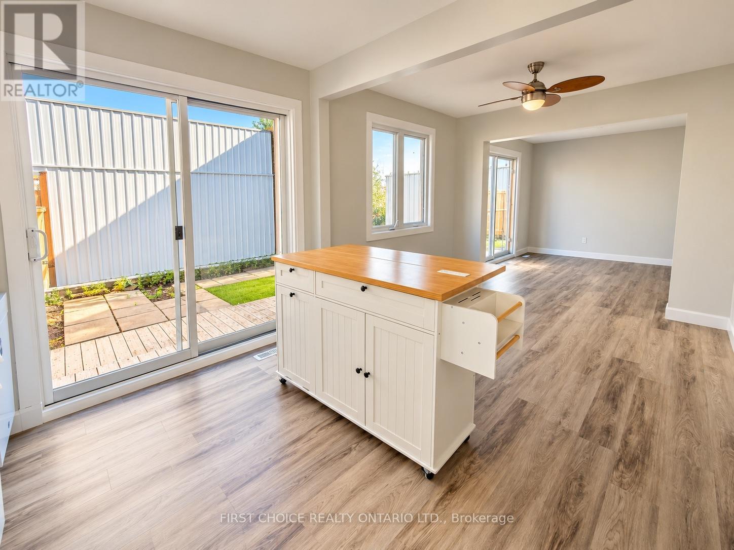 3 Bed, 2 Bath Townhouse for Sale in Ottawa – 6 – 837 EASTVALE DRIVE, Ottawa – MLS# X13679120 - Image 4